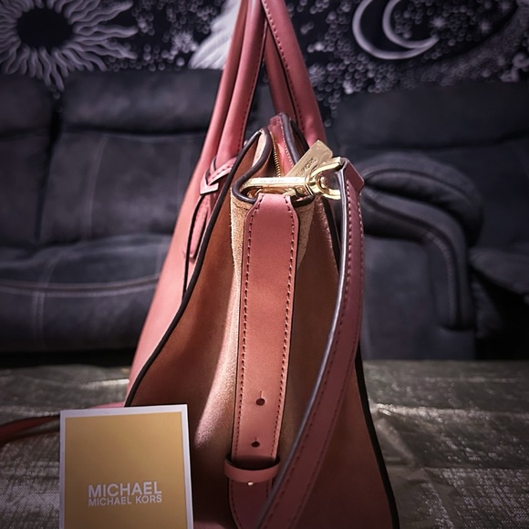 Michael Kors Pink Satchel with Gold Hardware and Top Handle with wallet combo - Picture 8 of 17